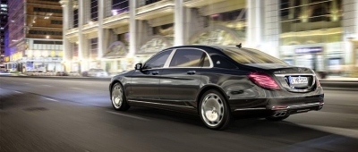 Mercedes predstavuje limuzínu Maybach S-600 Mercedes predstavuje limuzínu Maybach S-600