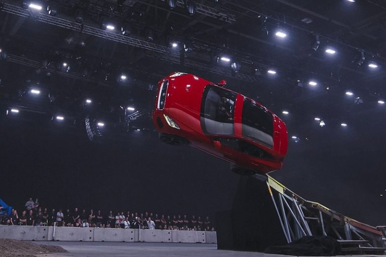 Nový zápis do knihy rekordov s modelom Jaguar E-PACE Nový zápis do knihy rekordov s modelom Jaguar E-PACE