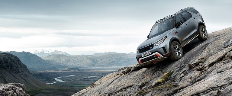 Land Rover  Discovery SVX odhaľuje na frankfurtskom autosalóne nový najvýkonnejší model